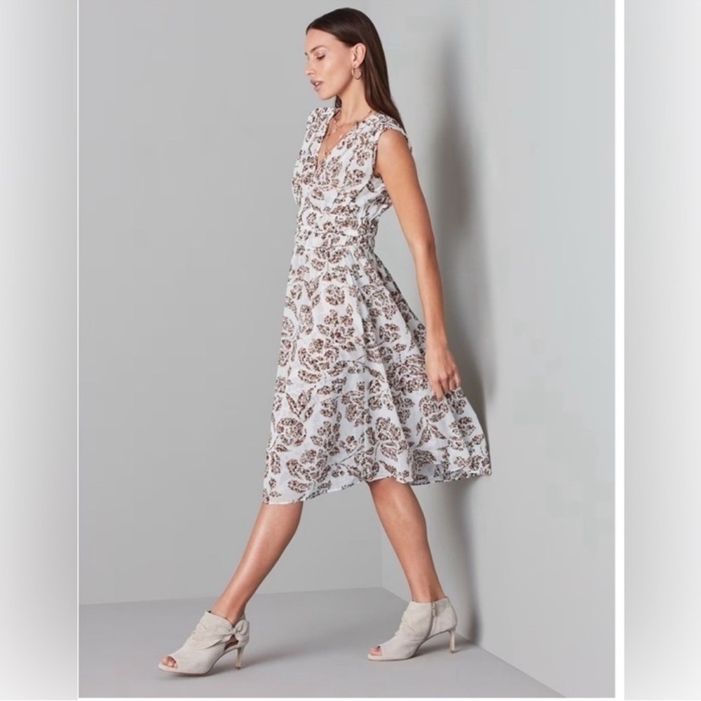 NWT WHBM Floral Print Fit and Flare Dress SIZE M ruched‎ waist soft midi